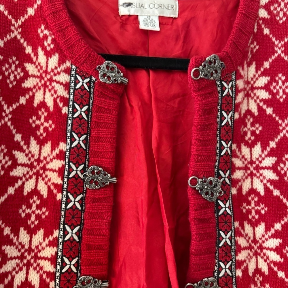 Casual Corner Women’s Red & White Nordic Snowflake Lambswool Cardigan Sweater XS - Picture 4 of 11